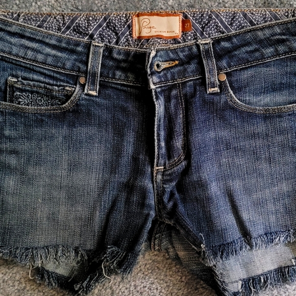 💙 Paige Premium Denim Laurel Canyon Shorts - Picture 2 of 3